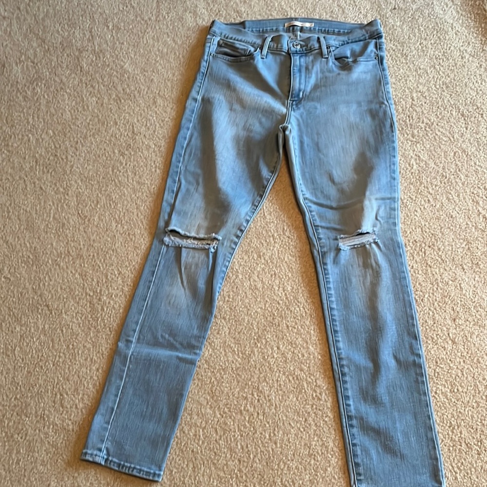 Light washed Levi jeans
